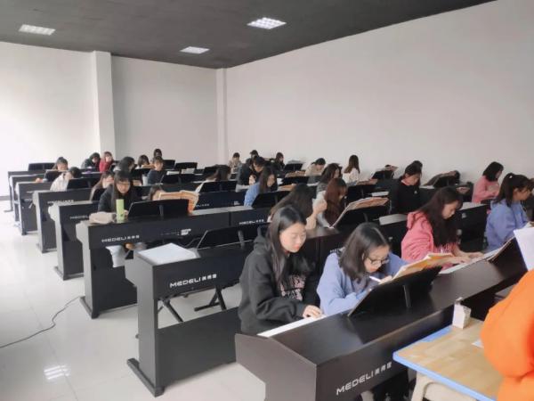 成都艺术职业大学中职部学前教育专业介绍